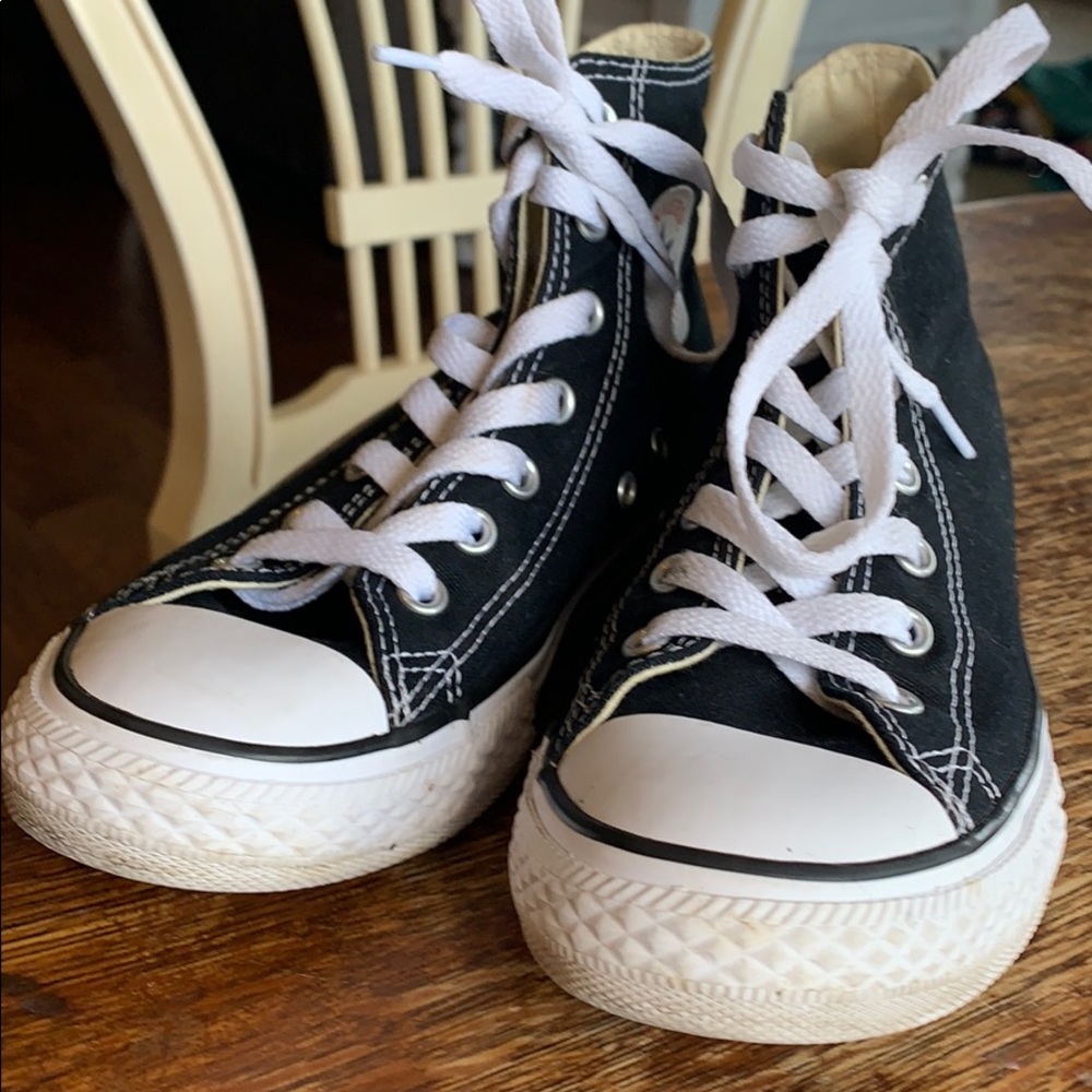 Size 2 Converse high tops